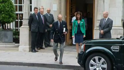 Duke of Edinburgh leaves London Clinic