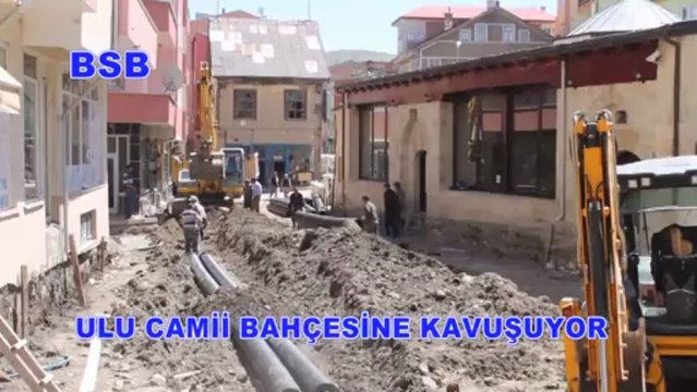 BAYBURT ULU CAMİİ BAHÇESİNE KAVUŞUYOR