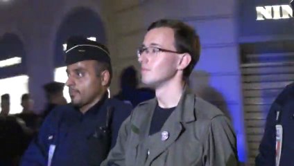 M6/Hollande accueilli par la Manif pour Tous