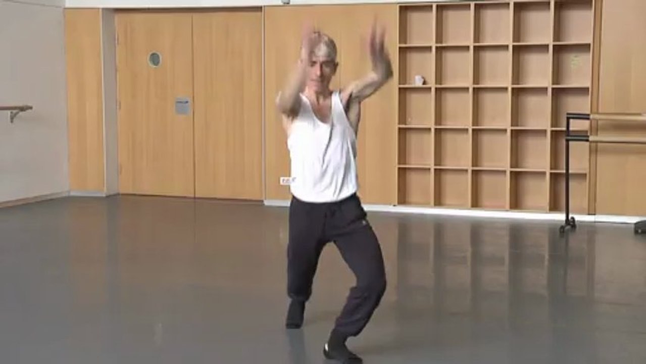 '7 dances for H.' Moreno Bernardi baila para 'seven scenes from Hamlet' de Benet Casablancas