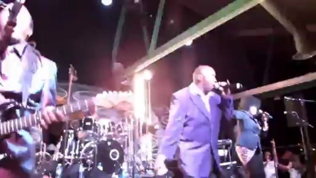 [La Grande Nuit de la Funk 2013 à Lyon] Midnight Star - Wet my Whistle medley Midas Touch