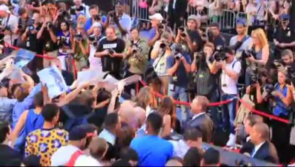 Times Meydanı'nda Brad Pitt izdihamı