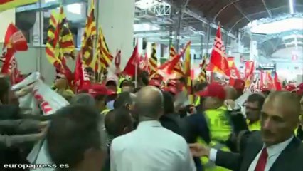 80 trabajadores boicotean un acto de Ana Pastor