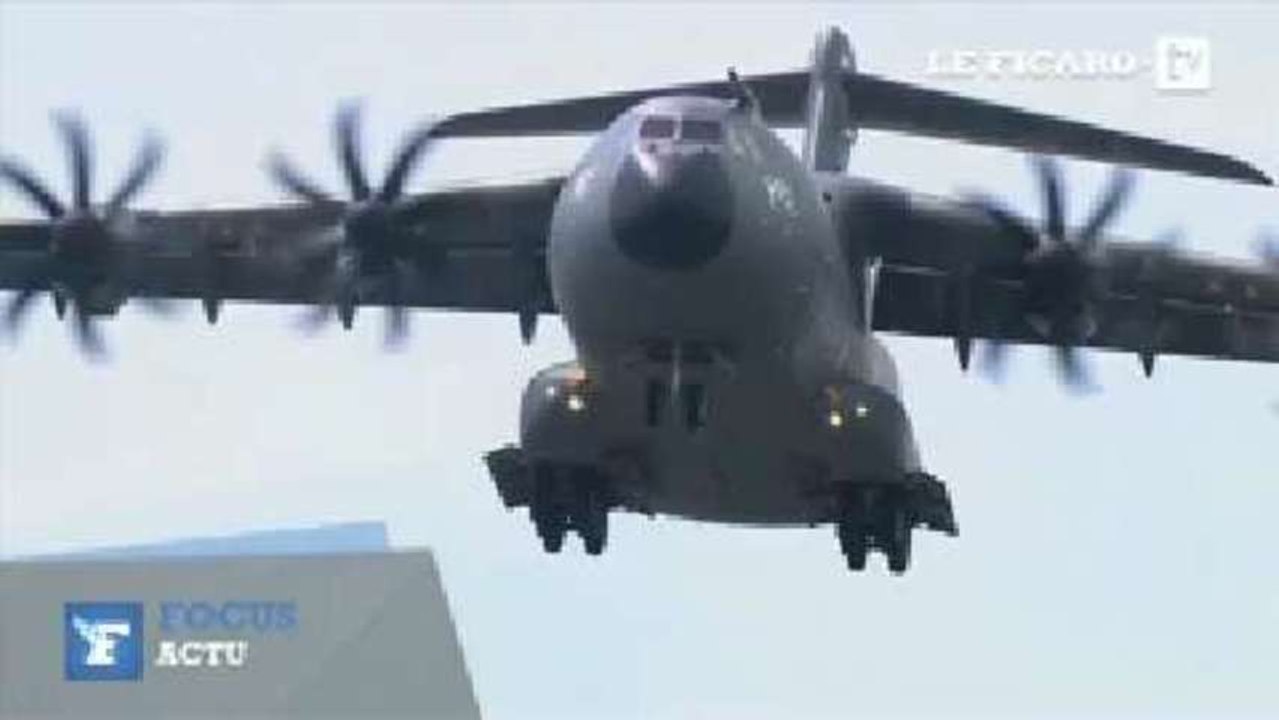 Démonstrations spectaculaires au Salon du Bourget 2013