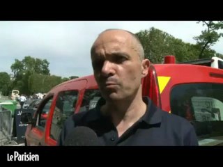 Il menace de sauter de la tour Eiffel, les pompiers le maîtrisent