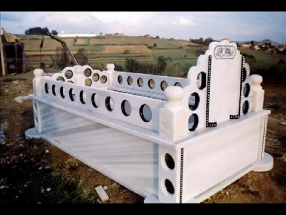 Davut Güloglu- Bu Mezarda Sevdigim Var -www.turkusevdam.com