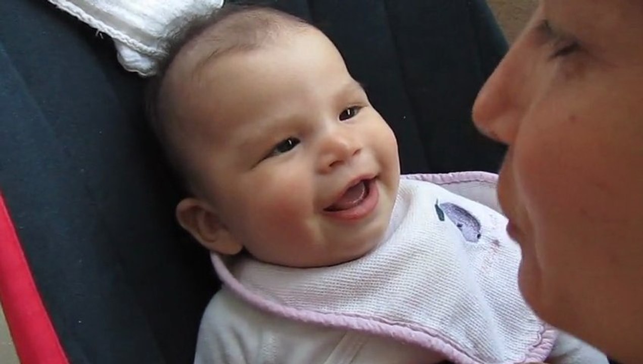 4 mois, Adèle se fend la poire