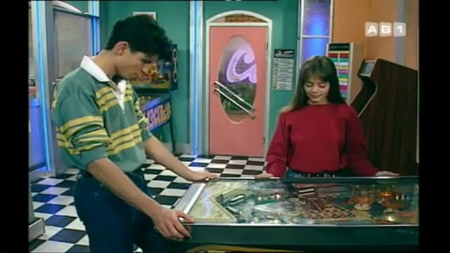 Premiers baiser episode 118 La fille au super pull-over