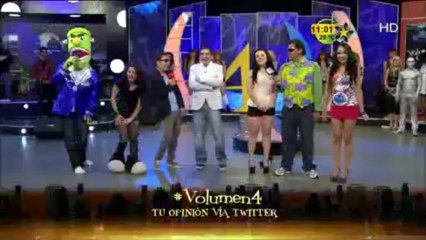 Monica al suelo en Volumen 4