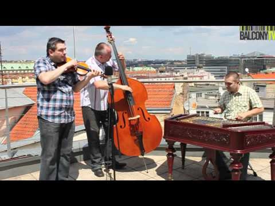 PACORA TRIO (BalconyTV)