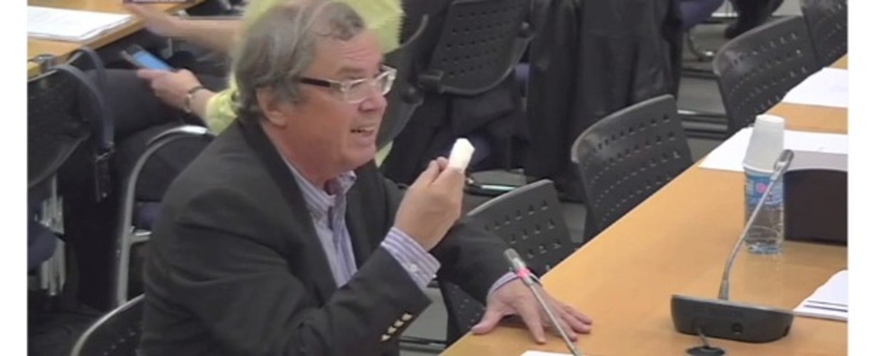 Zapping politique : un député surmené craque à l'Assemblée