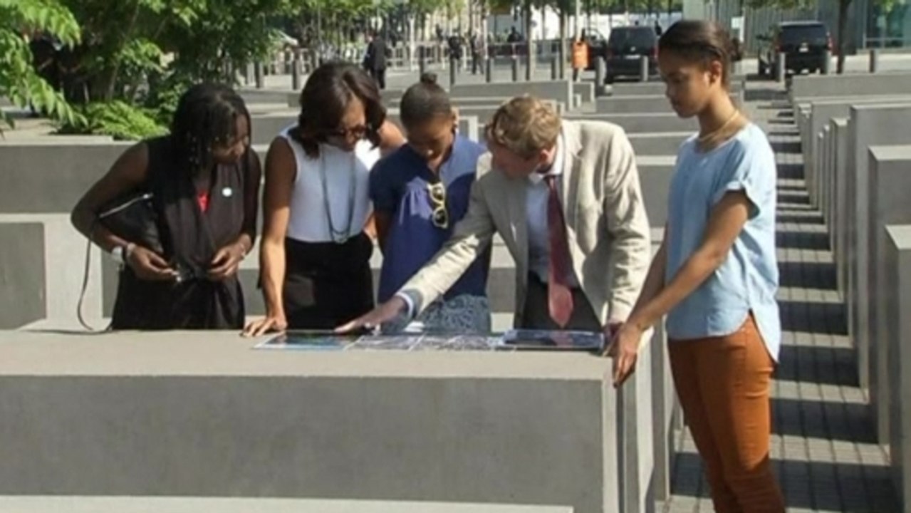 Obama family visits German Holocaust memorial