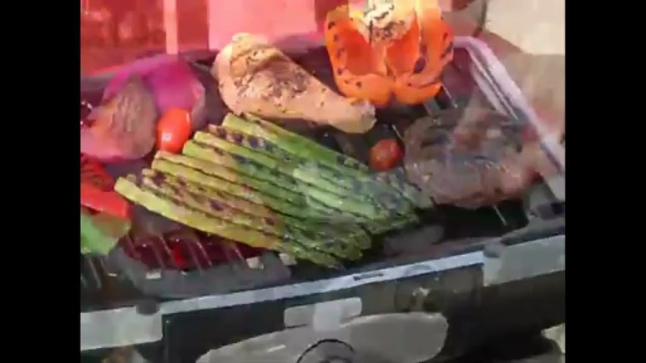 Cuisinart CGG-180 Petit Gourmet Portable Gas Grill with VersaStand