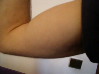 Microcontracture au biceps