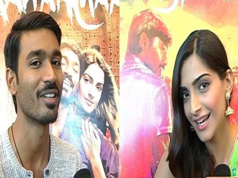 Raanjhanaa Stars Sonam Kapoor And Dhanush Caught In Action