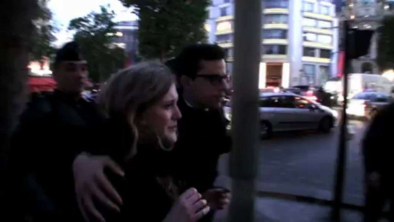 Paris  (France) 25/05/2013  LMPT : Un couple outré d'être interpellé  © LTL News