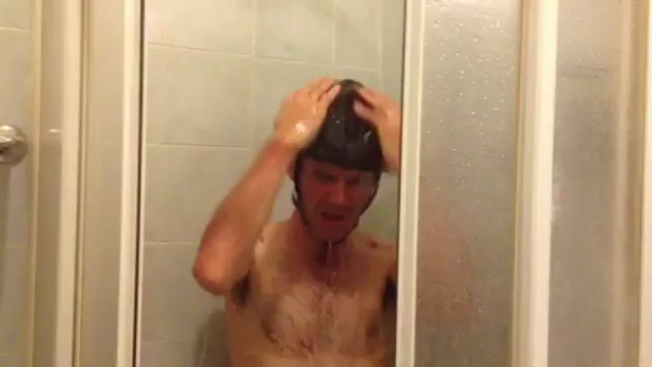J5 Gaston sous la douche !!!