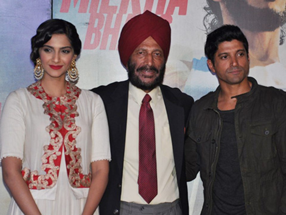 Sonam Kapoor and Farhan Akhtar at Bhaag Milkha Bhaag Music Launch