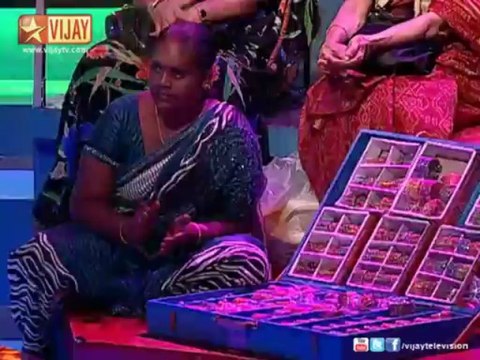 Vaijayanthi sings Panju Mittai Selai Katti
