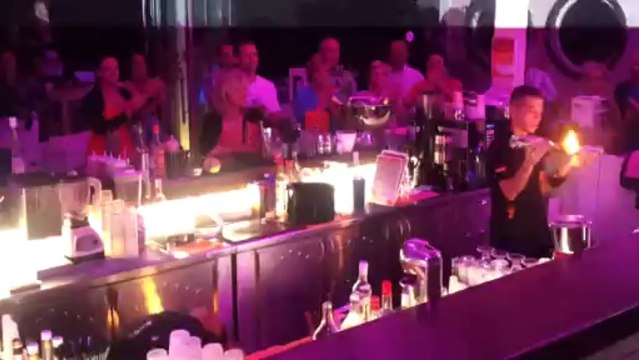 LE SHOW DES BARMANS DU RETHYMNO PALACE EN CRETE CLUB MARMARA