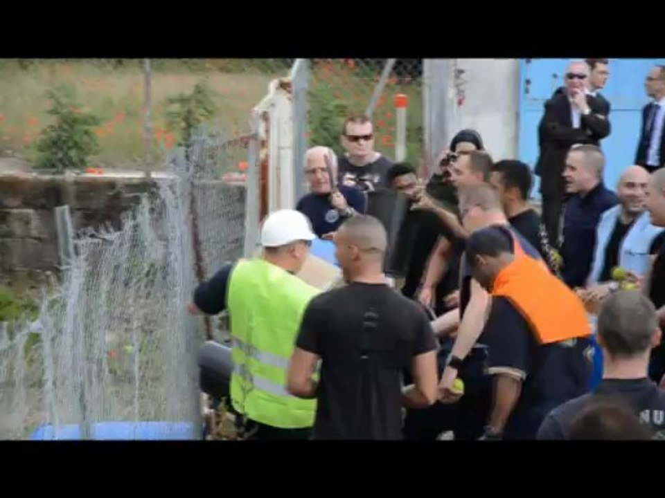20 juin 2013    Plusieurs compagnies  de CRS s'entraînent  sur la Saône