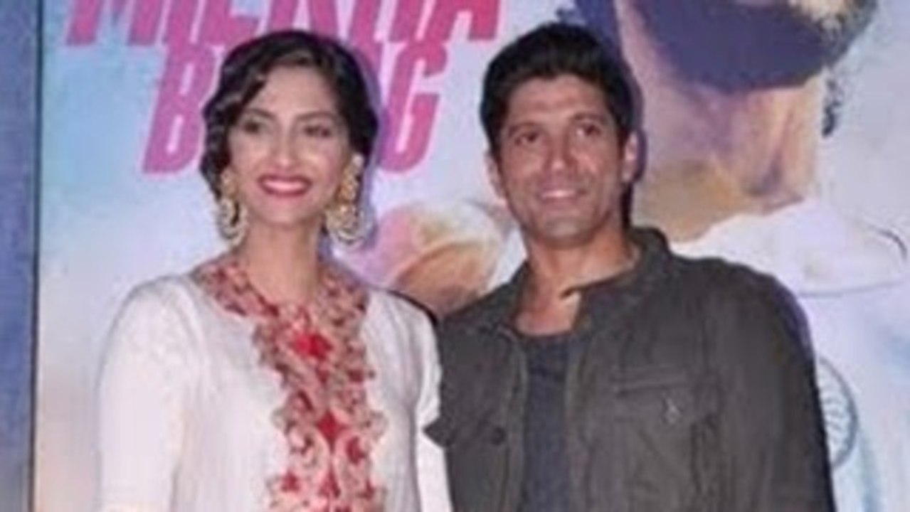 Farhan Akhtar & Sonam Kapoor At Bhaag Milkha Bhaag Music Launch