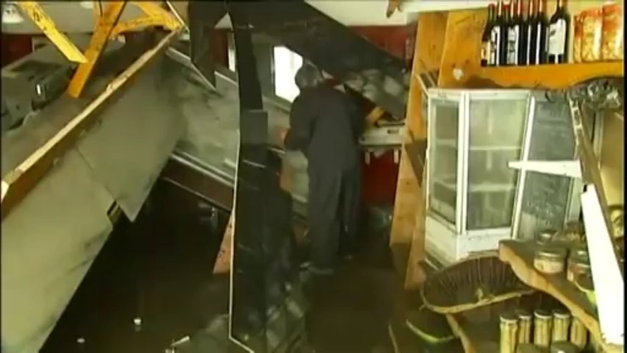 Les larmes des habitants de Saint-Béat, village ravagé par les inondations