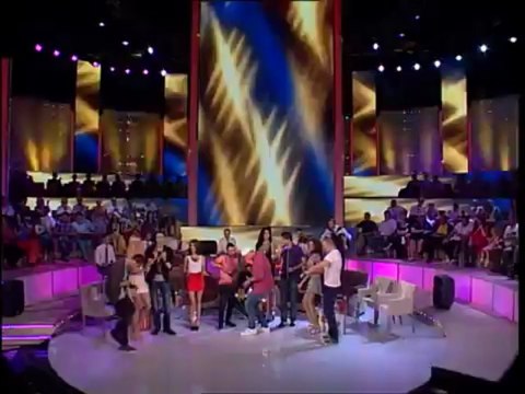 Miki Mecava - Kupicu ti Dance svileno maramce - (live) - Narod Pita - (TV Pink 2013)