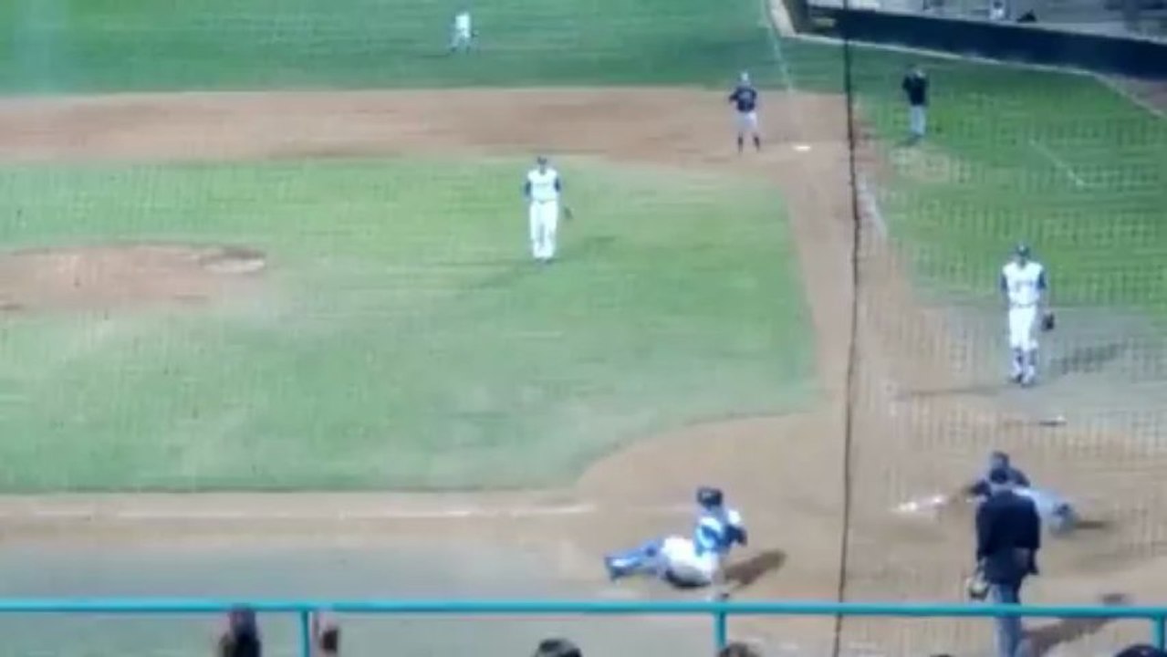 High school baseball player pulls off incredible hurdle while reaching home