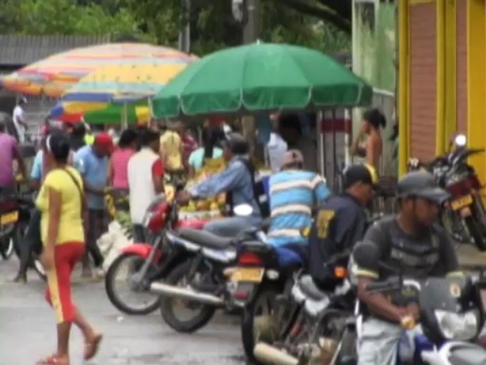 La recuperación del espacio público de la plaza de mercado cada vez se ve más difícil. Vendedores estacionario se reúsan a desalojar