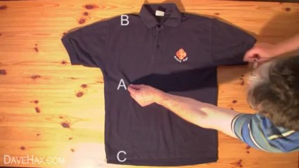 Descubra cómo doblar una camisa en dos segundos