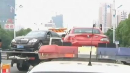 Father rams son's car, then chases him on foot