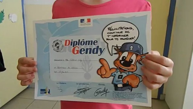 LES ECOLIERS DECROCHENT LEUR PERMIS PIETON