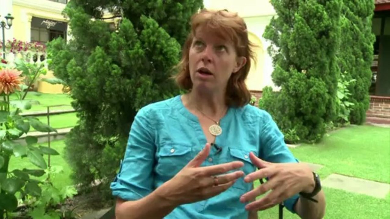 Gefährliche last: jugendliche träger im himalaya