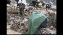 Floods in China leave thousands stranded