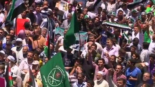 Hundreds in Jordan protest Hezbollah involvement in Syrian war