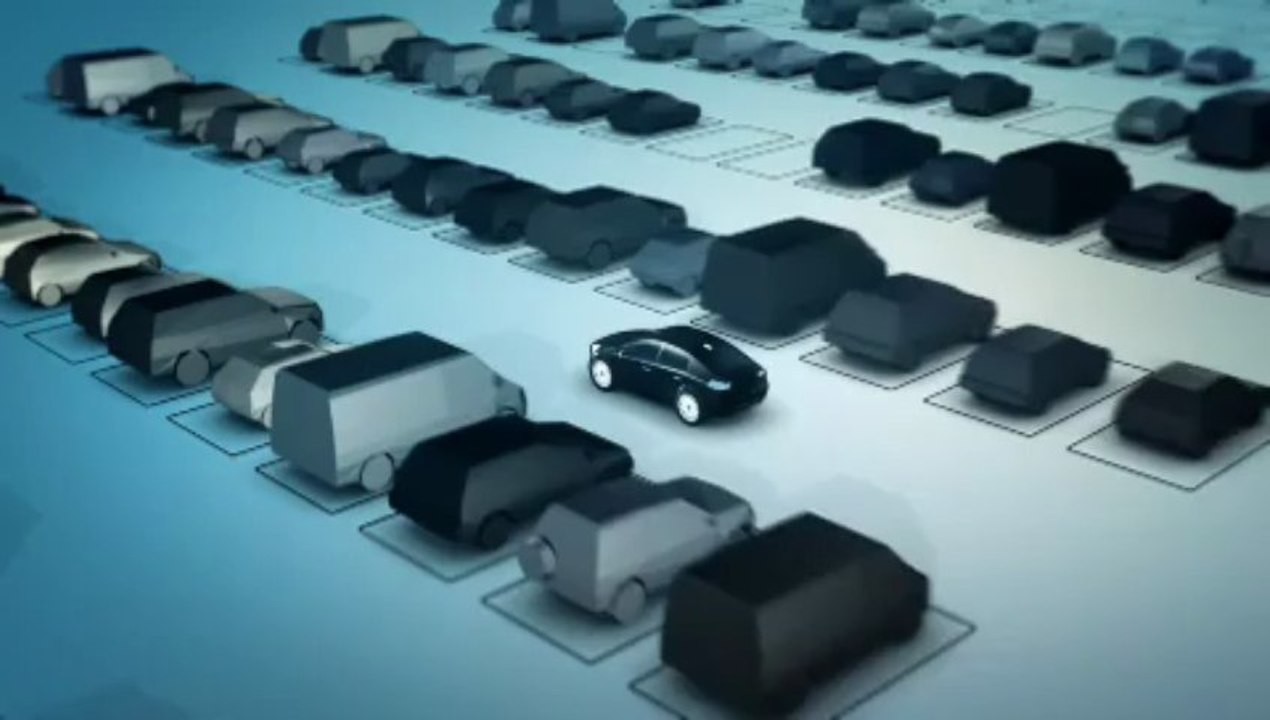 Volvo muestra el demo del primer auto que busca estacionamiento solo