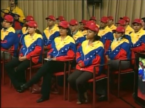 Maduro pide cárcel contra encapuchados que quemaron autobuses en la UCV