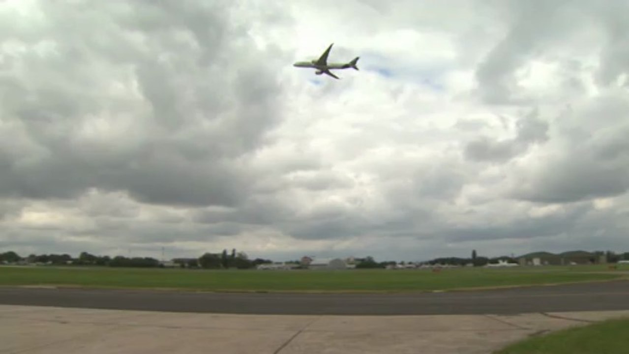 Airbus A350 XWB au dessus du Bourget