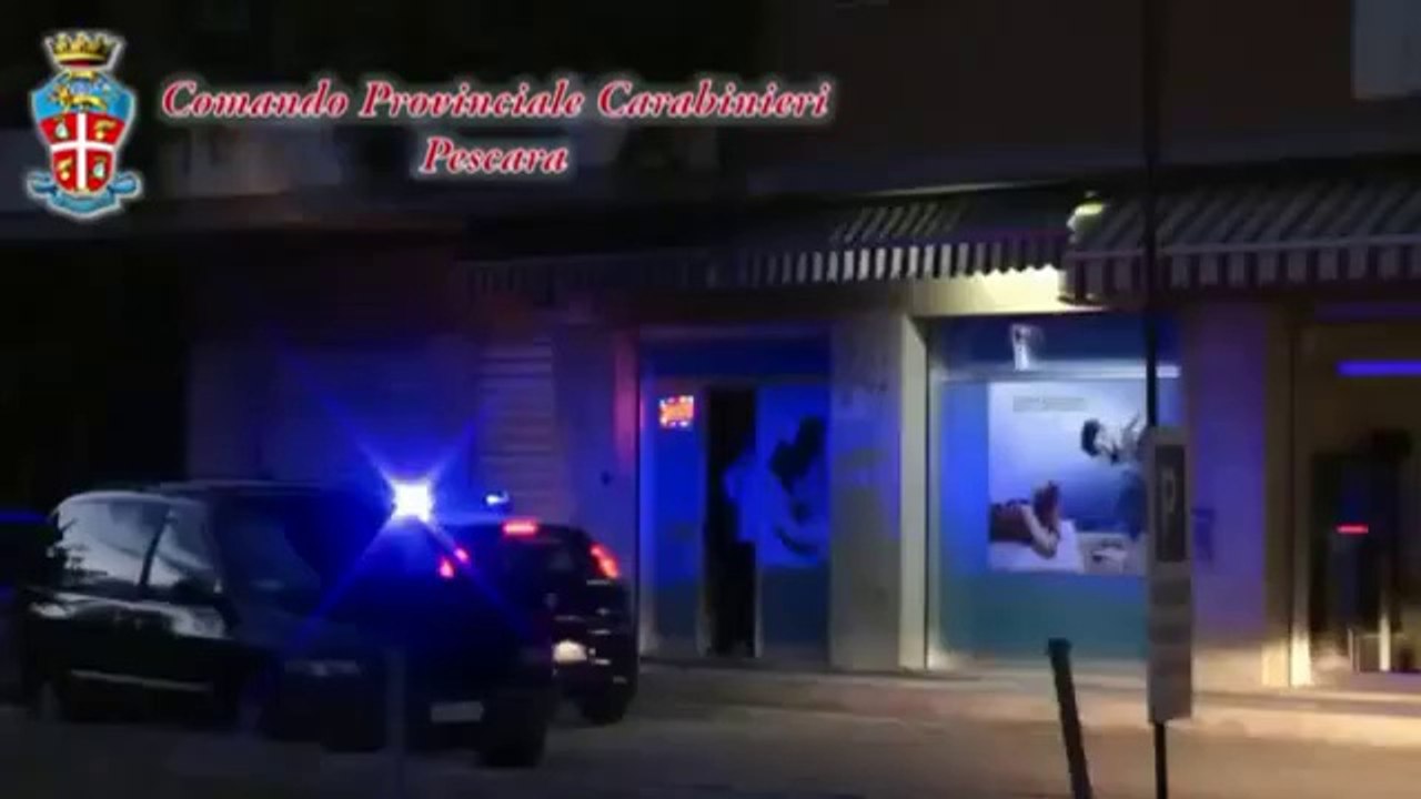 Pescara - Massaggi a luci rosse, 9 cinesi arrestati tra Montesilvano e Città Sant'Angelo (26.06.13)