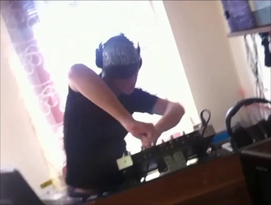 DJ €-troN20€lf - Burn thä Ganze Brälla Electro SummerFäll 2013 (LIVE)