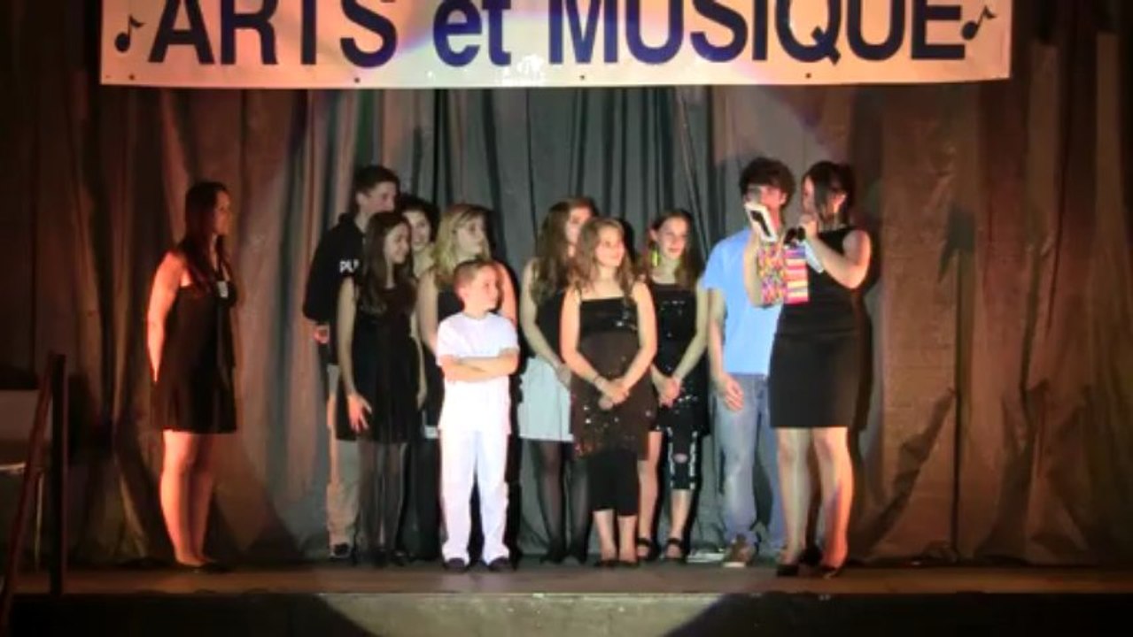 12.Samantha (glory box)