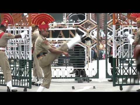 Indian troops do the goose-step at Pakistan border!