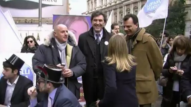 Niente azzardi con i soldi degli italiani . Fratelli d'Italia in protesta davanti Bankitalia