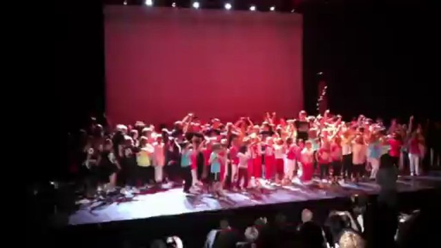 Kesley & Titia - Spectacle de danse 2013 Finale