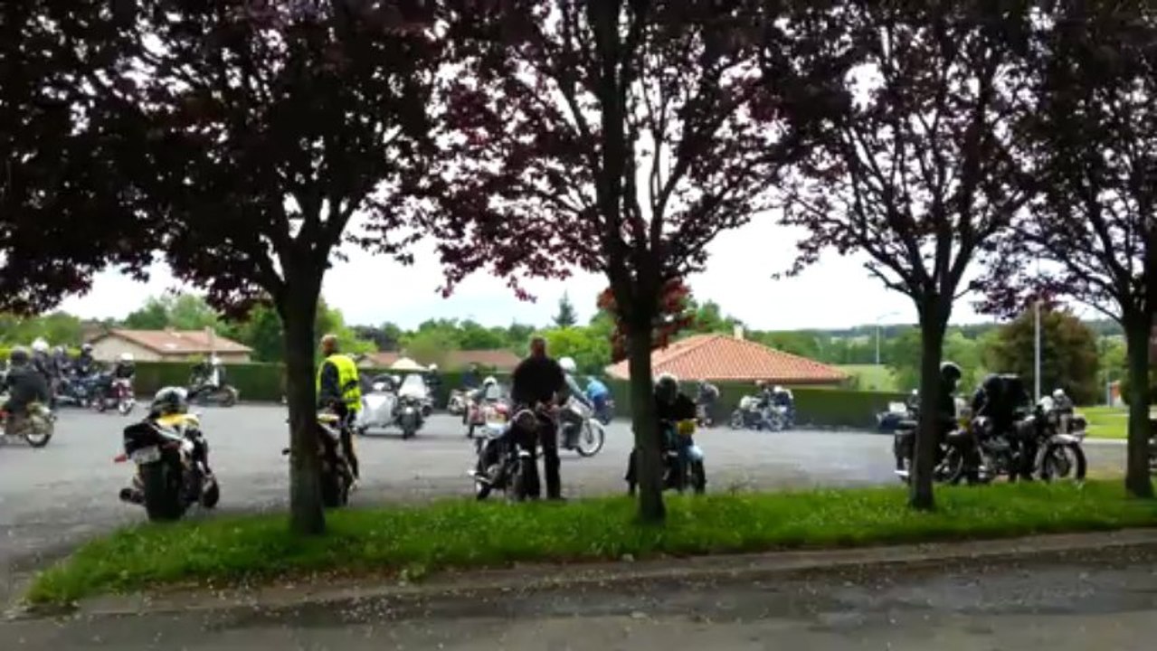 33ème rallye des Grands-Mères Motos 9-6-2013 vidéo 1 réalisée par François