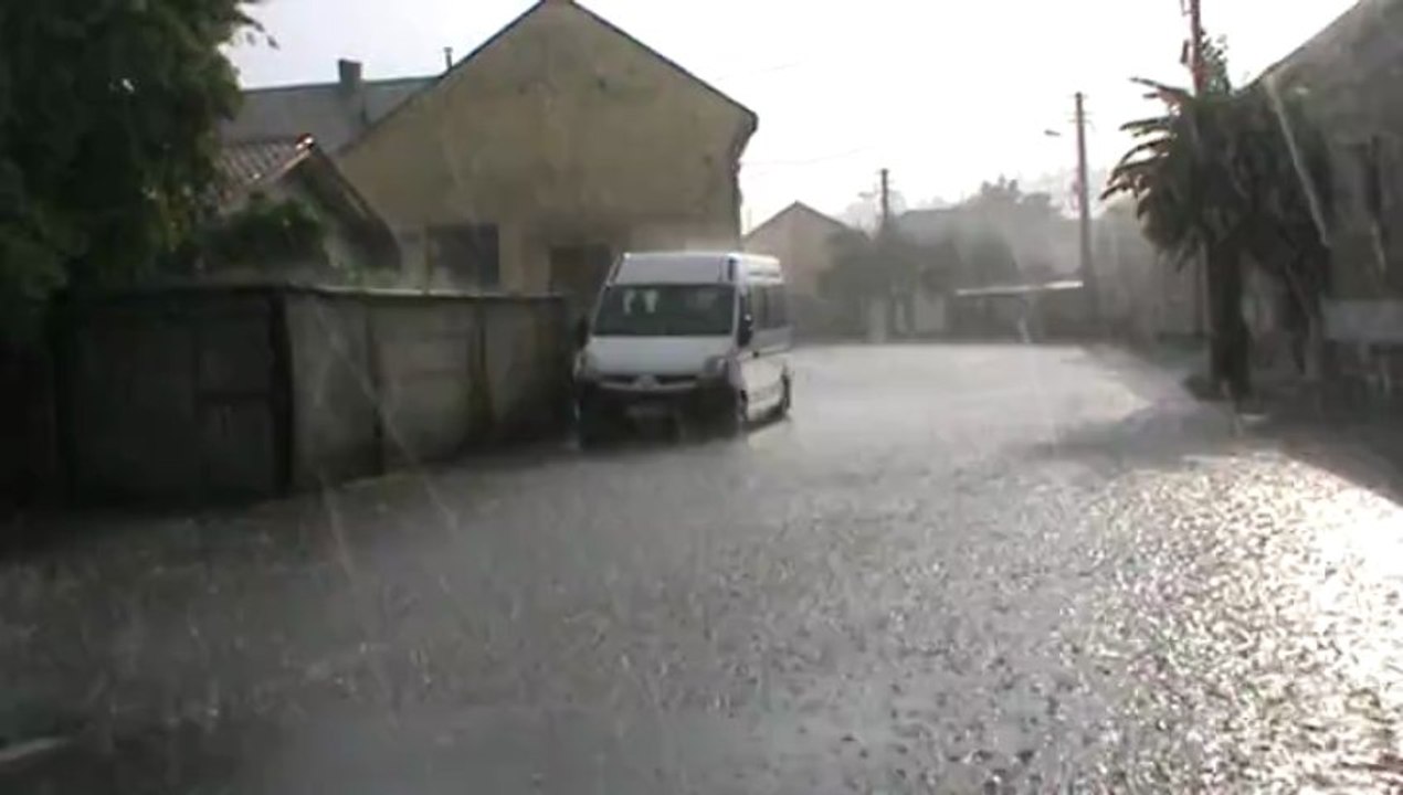 ploaie torentiala dej