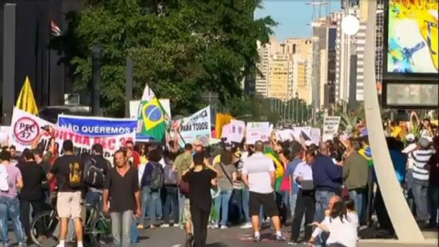 Brasile: nuovi scontri e proteste contro le spese per i...