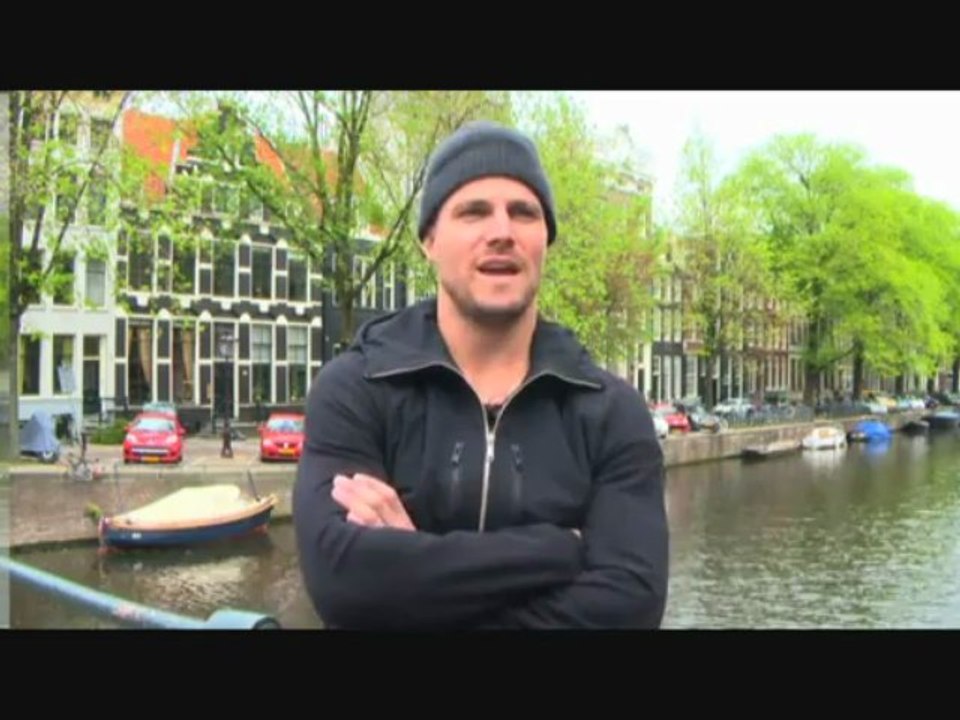 2013.06.04 Stephen Amell @ Veronica TV 2 (NL)