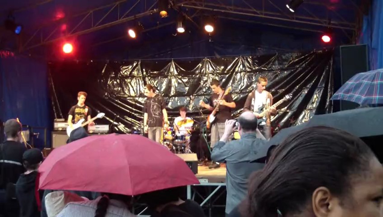 Boulevard of Broken Dreams (Reprise by Tribute)